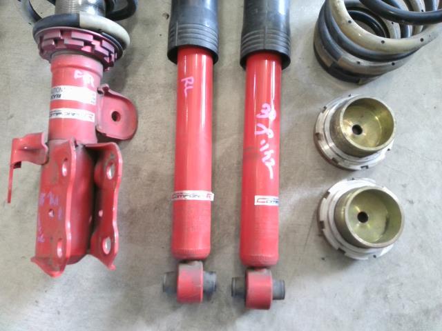 プリウス DAA-ZVW30 タナベ