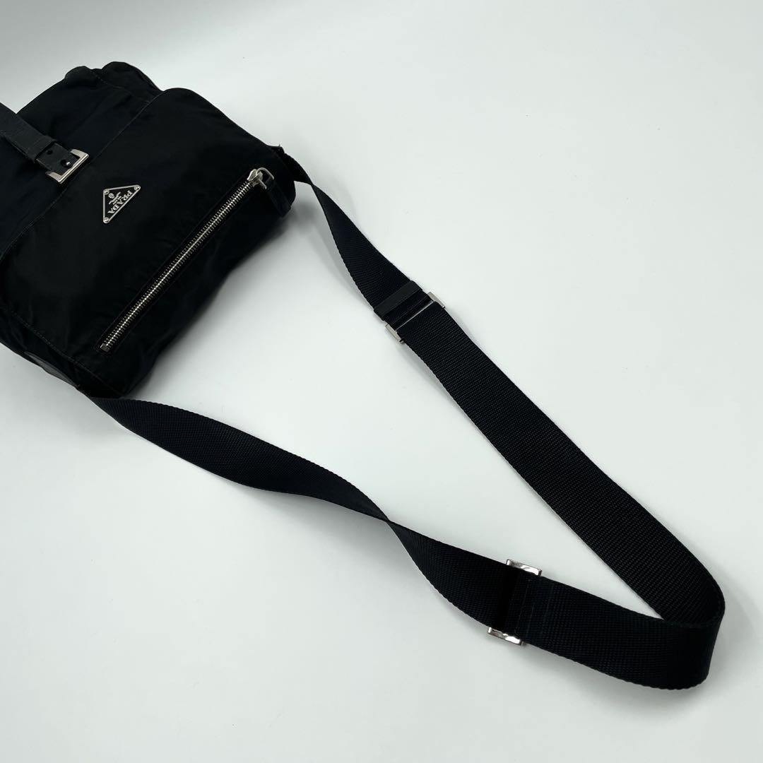 PRADA プラダ ショルダーバッグ 斜め掛け クロスボディ 黒 ナイロン 