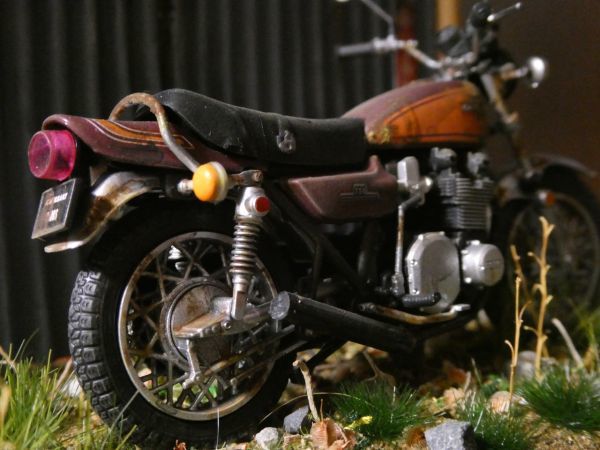 1/24 KAWASAKI ZⅡ 集合管 LED付 ジオラマ完成品 ケース付 旧車 草ヒロ