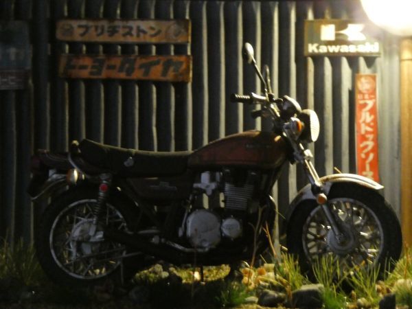 1/24 KAWASAKI ZⅡ 集合管 LED付 ジオラマ完成品 ケース付 旧車 草ヒロ