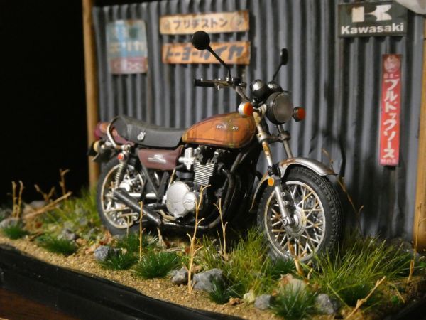 1/24 KAWASAKI ZⅡ 集合管 LED付 ジオラマ完成品 ケース付 旧車 草ヒロ