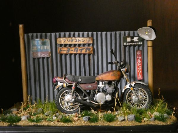1/24 KAWASAKI ZⅡ 集合管 LED付 ジオラマ完成品 ケース付 旧車 草ヒロ