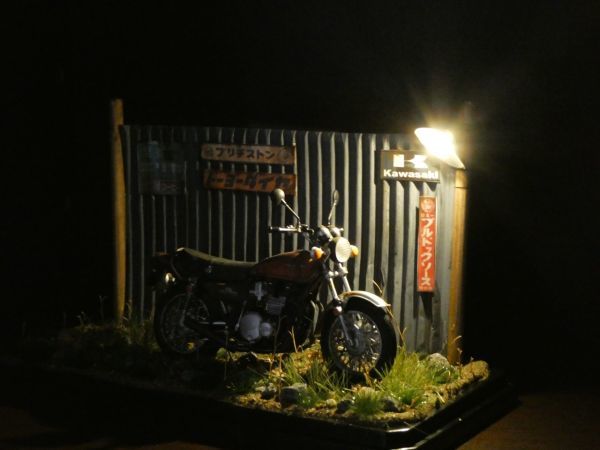 1/24 KAWASAKI ZⅡ 集合管 LED付 ジオラマ完成品 ケース付 旧車 草ヒロ