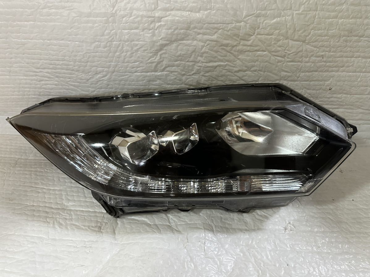 ホンダHONDA RU3/RU4 ヴェゼル ハイブリッド LED右ヘッドライト右