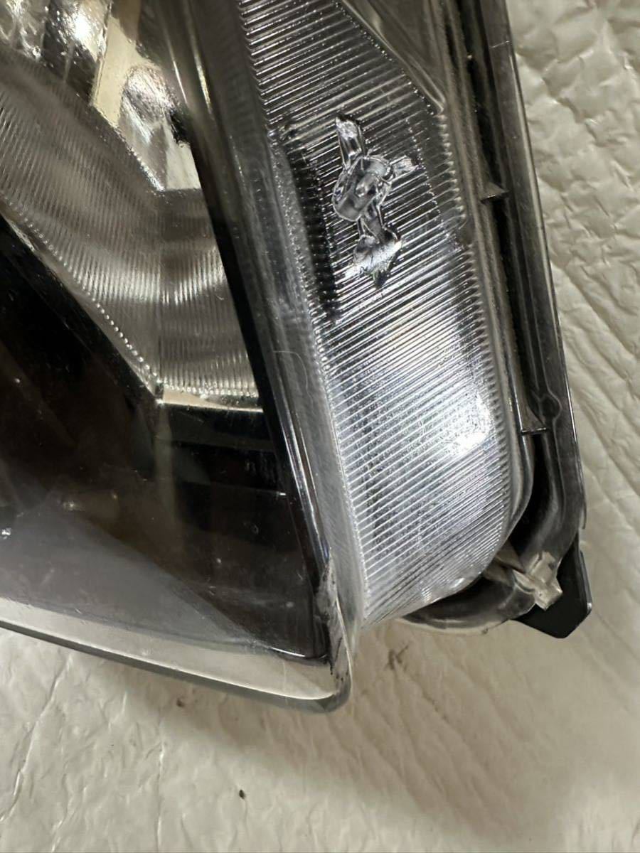 ホンダHONDA RU3/RU4 ヴェゼル ハイブリッド LED右ヘッドライト右