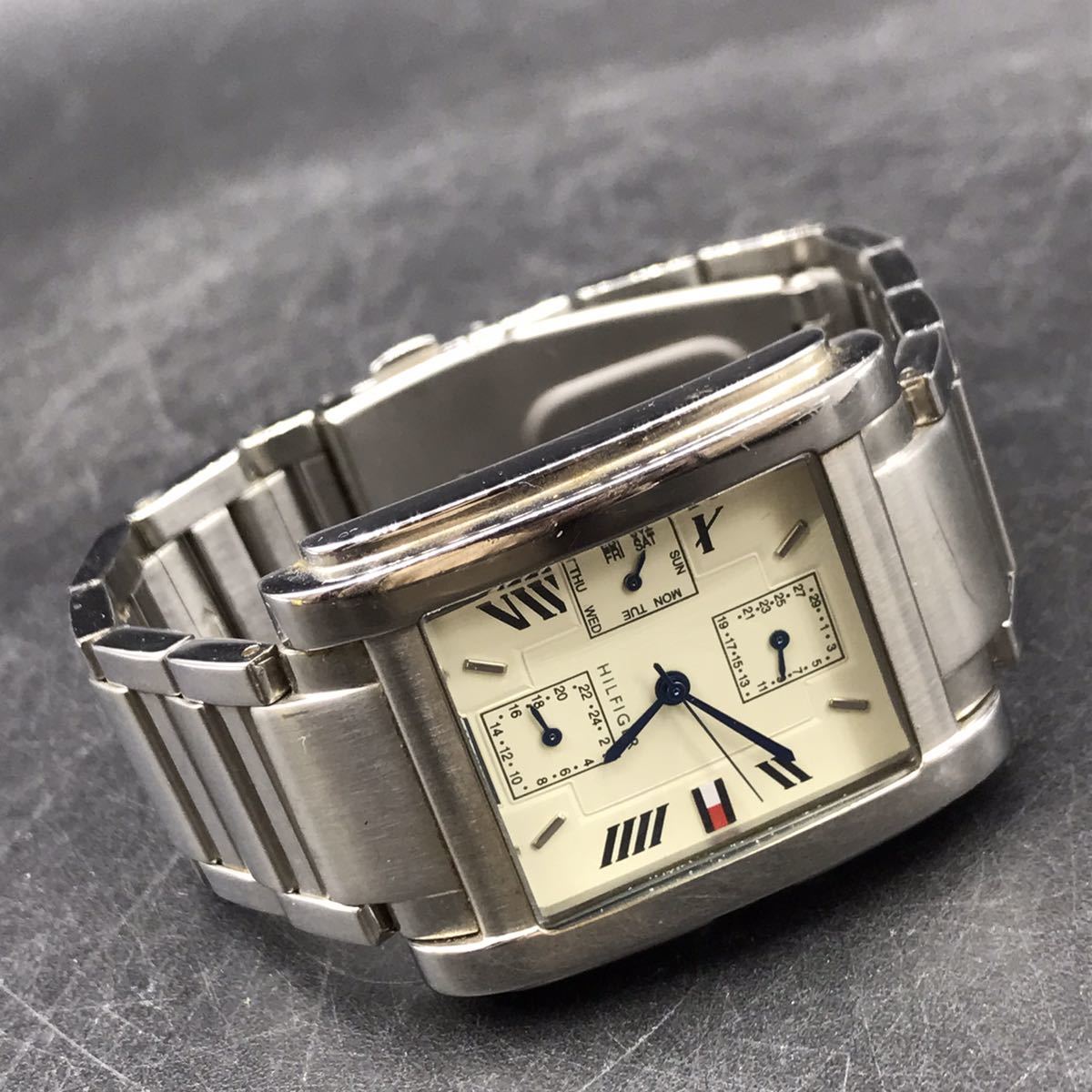 M107 電池交換済み 稼働品 TOMMY HILFIGER トミーヒルフィガー メンズ 
