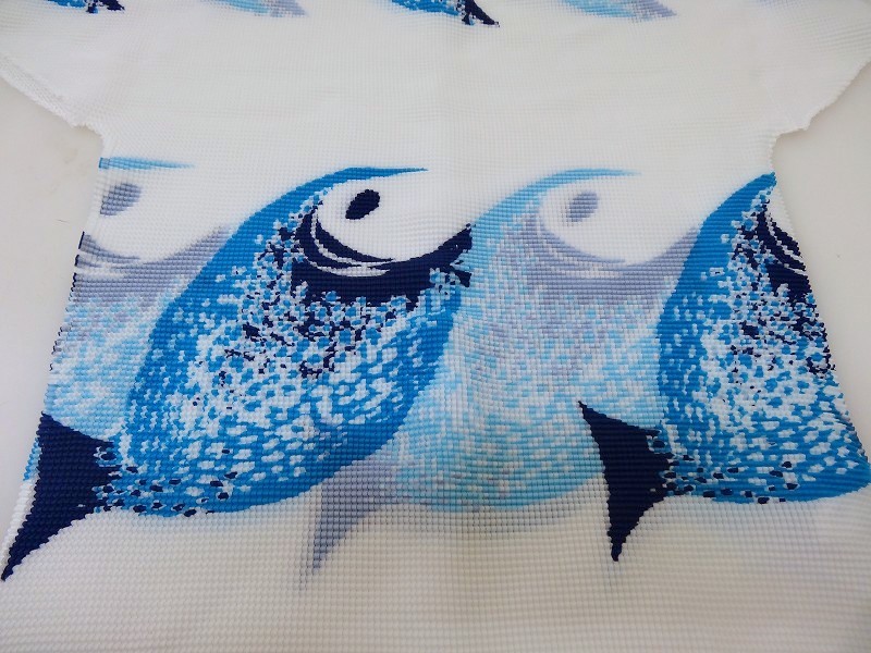 ISSEY MIYAKE me イッセイミヤケミー フィッシュデザインカットソー