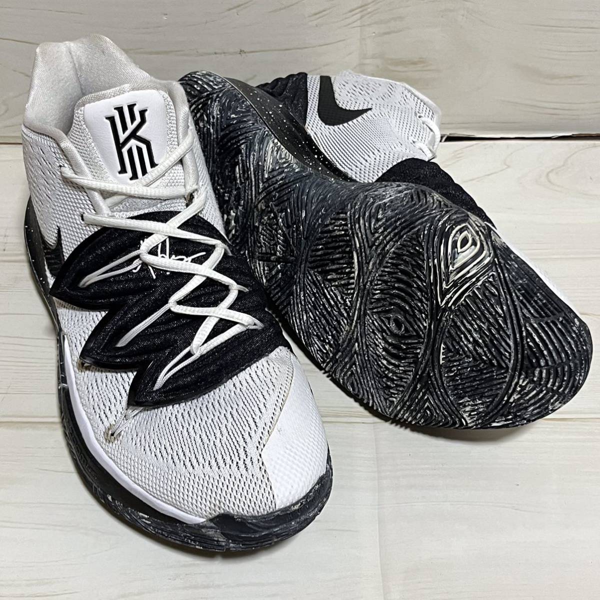 NIKE KYRIE Ⅴ EP ナイキ カイリー 5 AO2919-100 クッキー アンド