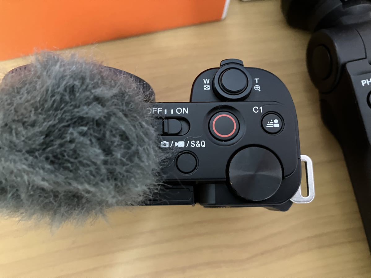 ☆美品 ソニー ZV-E10ボディ シューティンググリップ GP-VPT2BT 付き