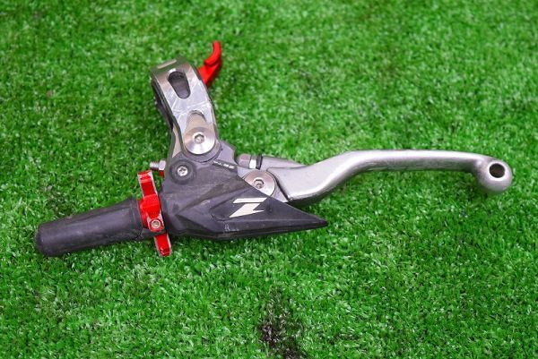 06年式 CRF250R 洗浄済 ZETA製 PIVOTパーチFP クラッチホルダーセット★ME10　(Bサイズ) 検（CR125 CRF450　CR250