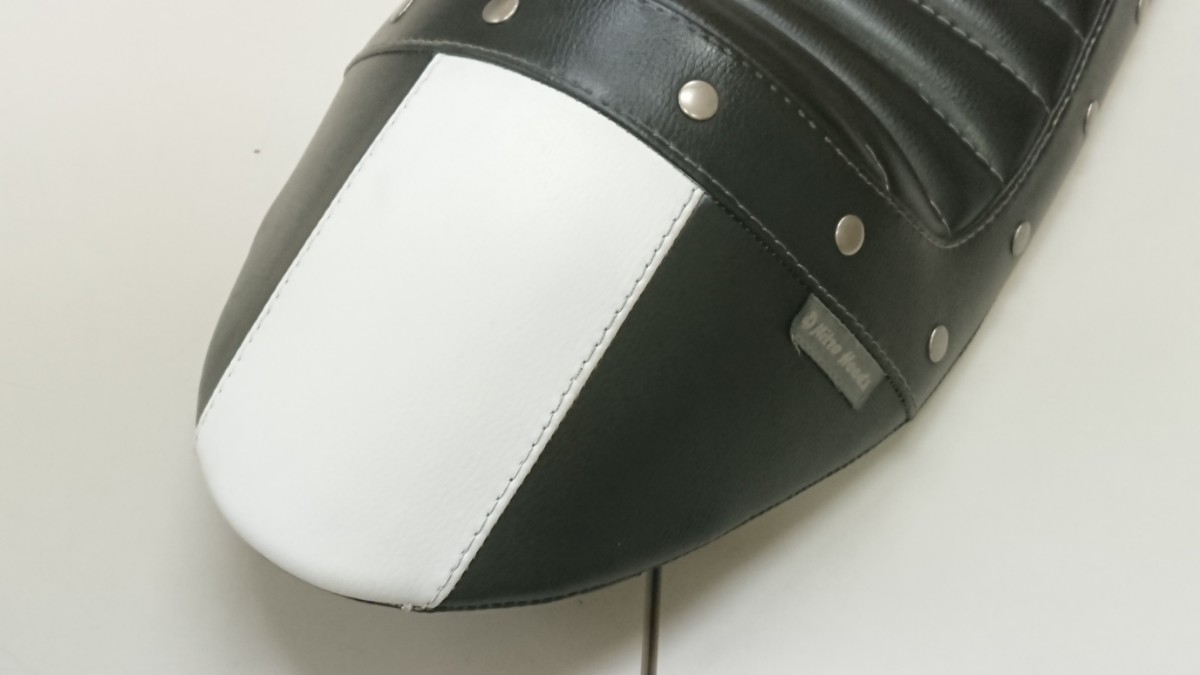 ナイトロヘッズ（イージーライダース）sr400 シングルシート タックロール