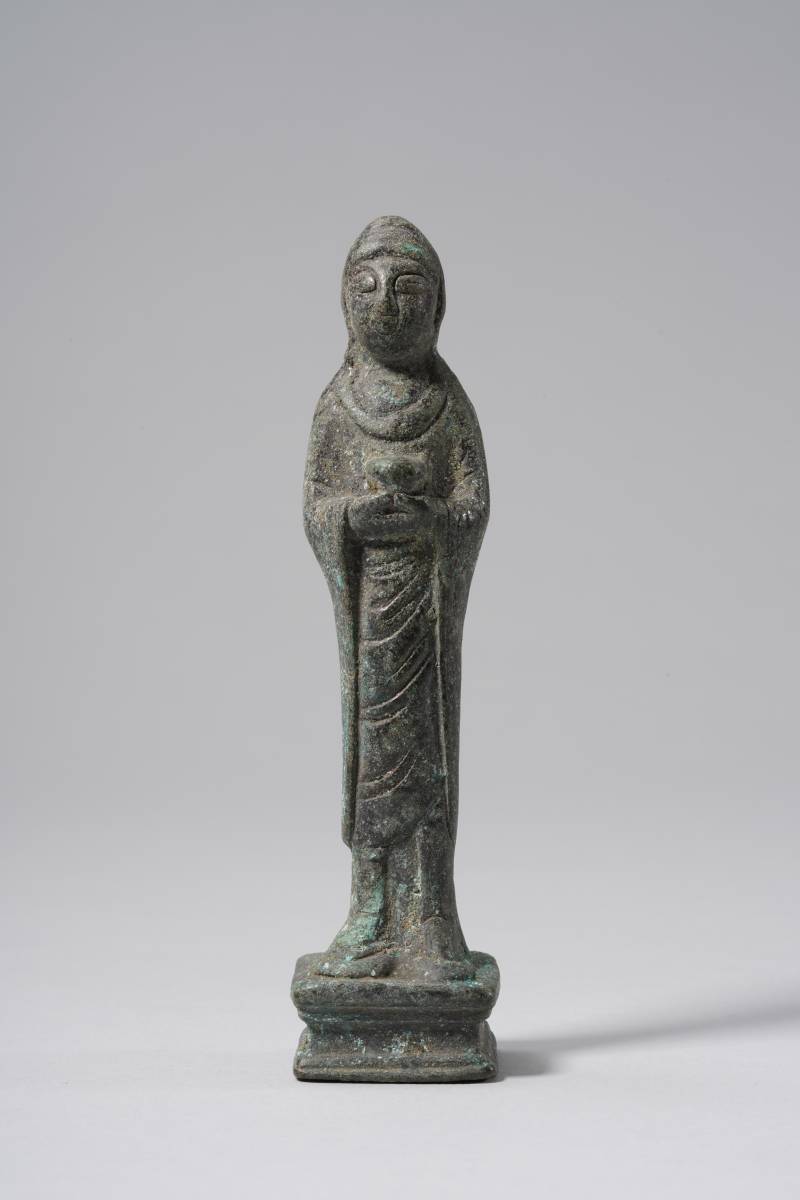 y056 古銅 誕生仏 高さ15cm 寄木台付 時代 仏像 仏教美術 古銅 仏像 古代 y056 古銅 誕生仏 高さ15cm 寄木台付 時代 仏像 仏教