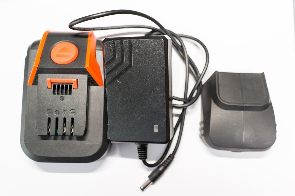 KOSHIN / 工進　18V 2.0Ah リチウムバッテリー PA-332 ＋ 急速充電器 Ⅱ PA-430　(コーシン　リチウムイオン電池　リチウム電池