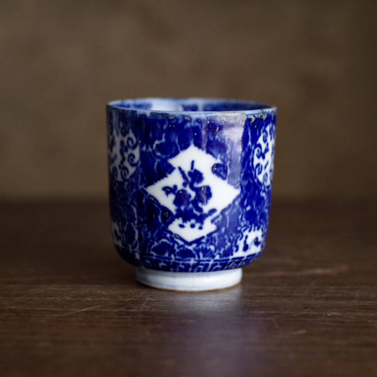 明治　大正　湯呑み　型紙摺　印判 無傷】明治型紙摺印判手 白抜き三階菱に花弁文 高台付き猪口 ベロ藍