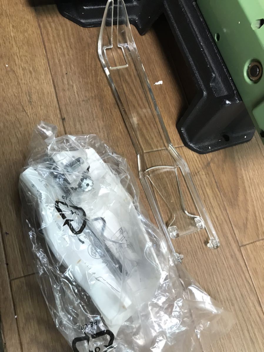レクソン SS-13 卓上糸鋸盤 未使用品ですが若干の汚れ等あります レクソン SS-13 卓上糸鋸盤 未使用品ですが若干の汚れ等あります