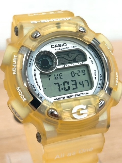 美品 CASIO カシオ G-SHOCK ジーショック イルクジ DW-8600K 腕時計