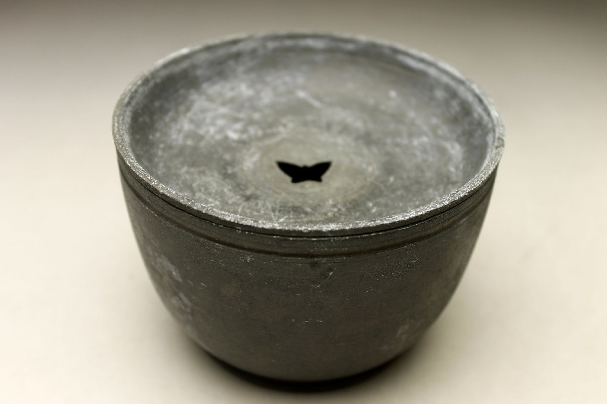 余韻 時代物 點銅款 点銅 唐物 古錫茶溢し 錫茶 建水 高10cm 重480g