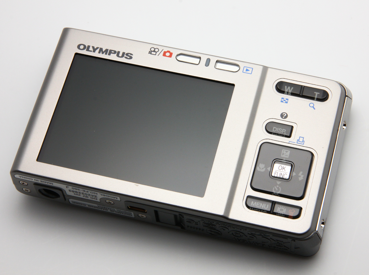 ★未使用新品 オリンパス　OLYMPUS FE-360 ★スマホと同じmicroSDカードが使えるCCDカメラ 付属品完備　動作確認済み