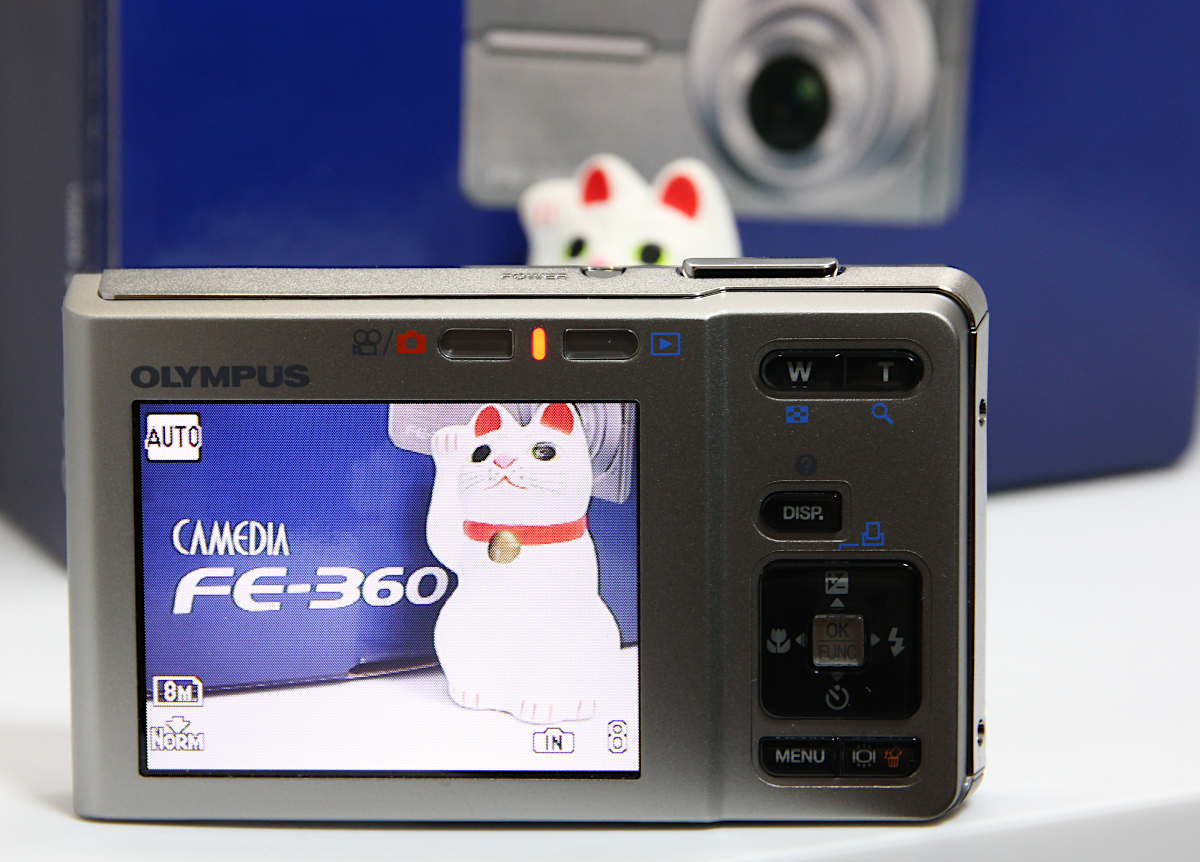 ★未使用新品 オリンパス　OLYMPUS FE-360 ★スマホと同じmicroSDカードが使えるCCDカメラ 付属品完備　動作確認済み
