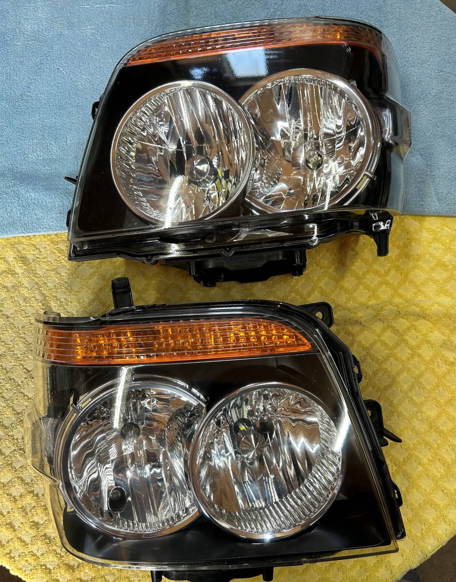 アトレーワゴンS321G　ヘッドライト左右