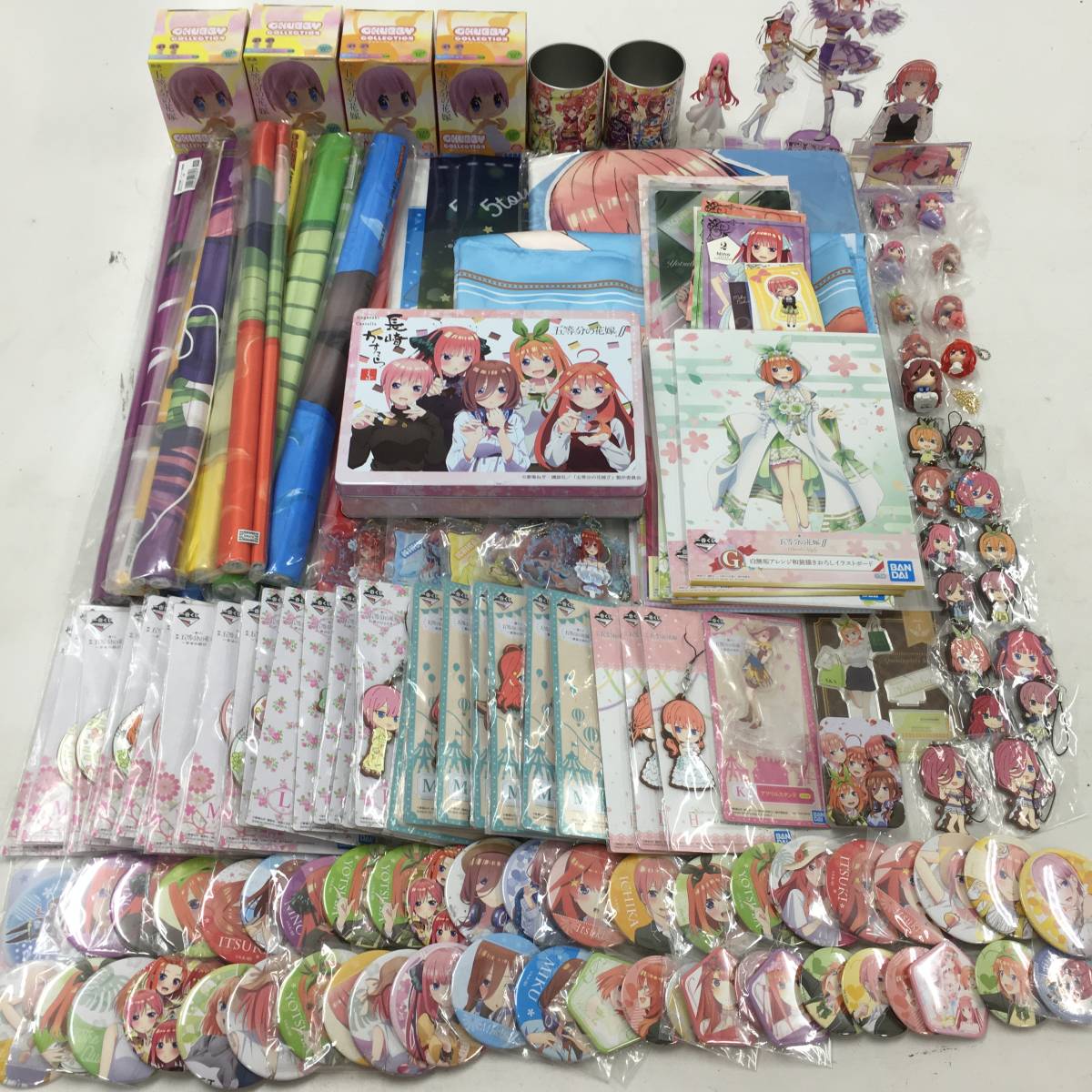 【1円～】五等分の花嫁 グッズ 一番くじなど 大量まとめ タペストリー フィギュア アクスタ キーホルダー バッジ マスコット 他【中古品】