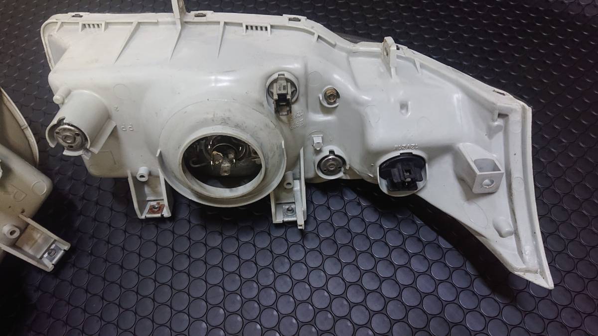ホンダ　ビート　純正ヘッドライト（右目・中古） ホンダ ビート 純正 ヘッドライトユニット 左右セット 中古品(ヘッド