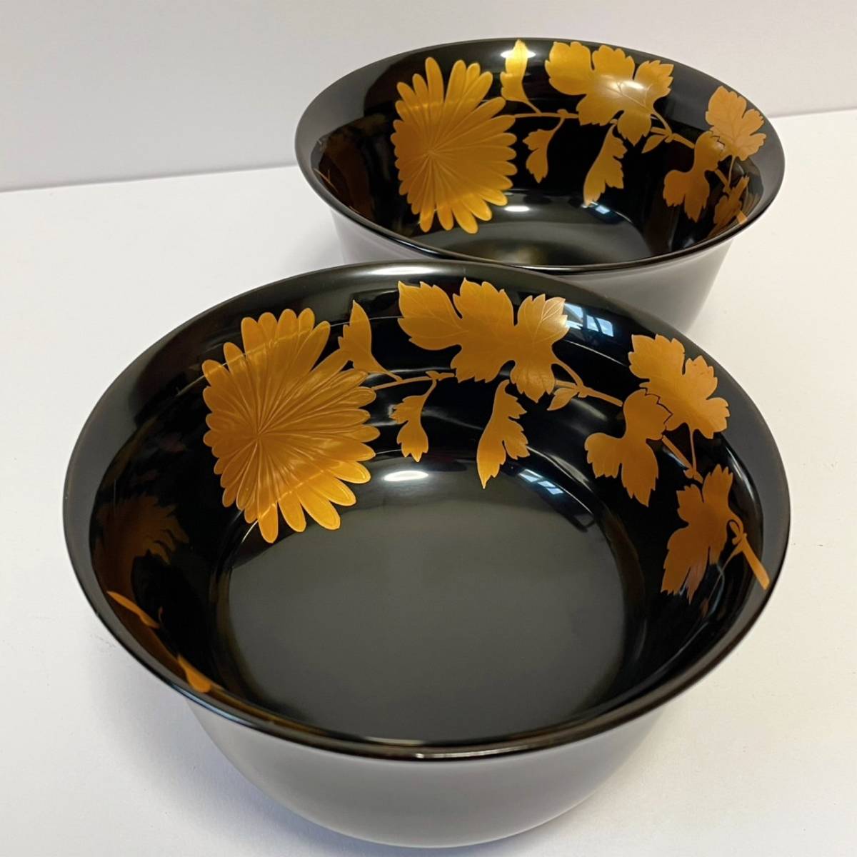 AO71 時代漆器 盃洗 一対 宝尽くし 蒔絵 受け皿付 木製漆塗り 木箱入り 一対 盃洗 木箱 AO71 木製漆塗り 木 時代漆器 受け皿付 宝尽くし 蒔絵 – 茶