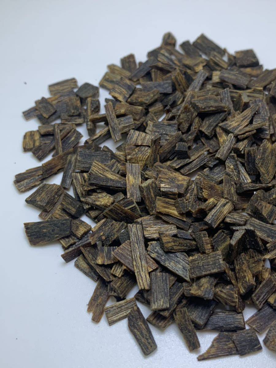 香木 伽羅】伽羅 割15g 聞香用香木 六国五味 ☆香道 茶道｜沈香 伽羅