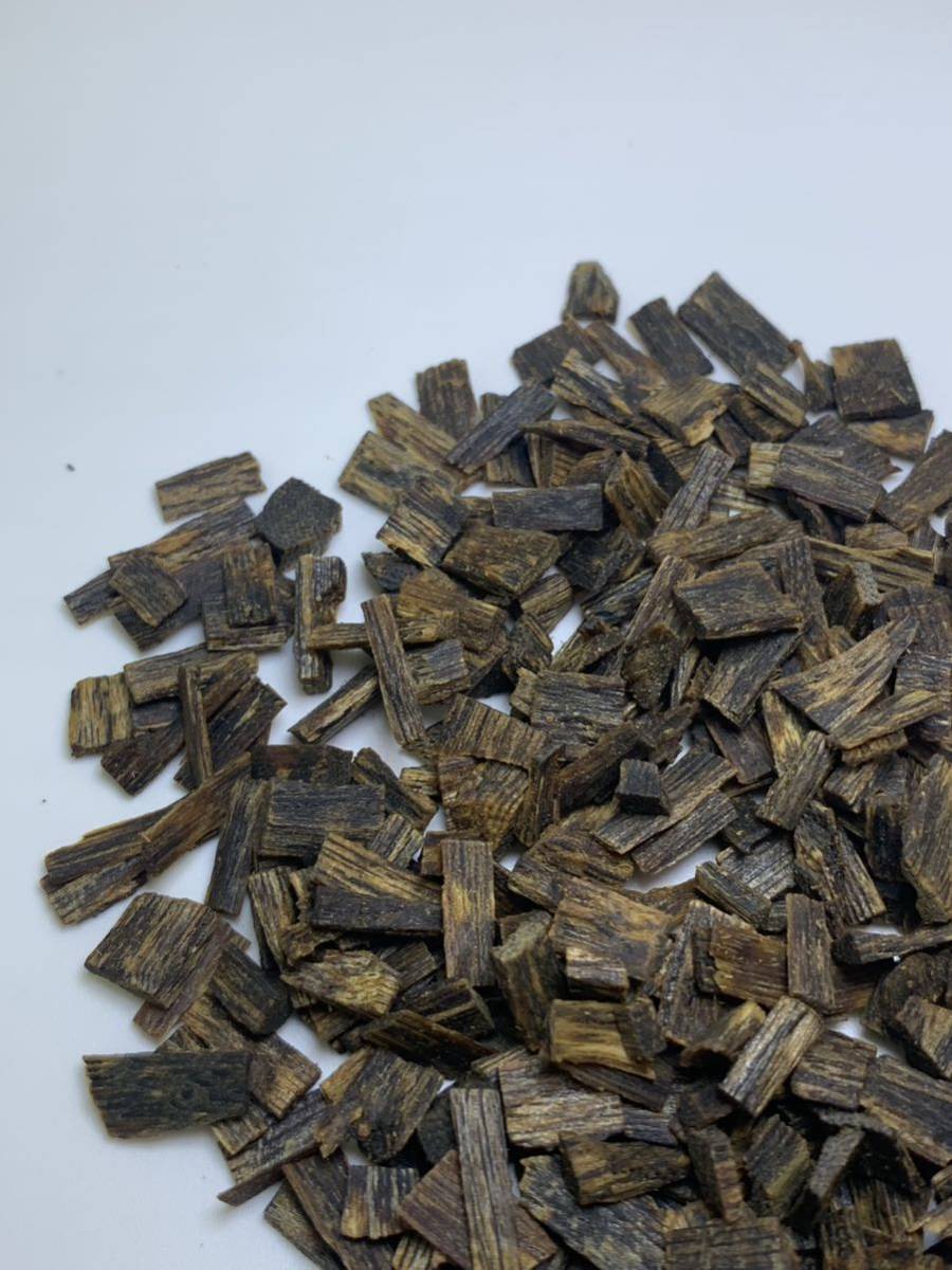 香木 伽羅】伽羅 割15g 聞香用香木 六国五味 ☆香道 茶道｜沈香 伽羅