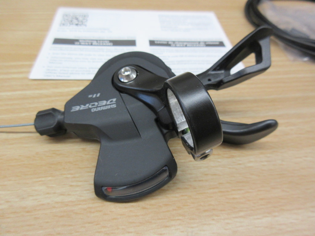 シマノ/DEORE　11Sシフトレバー　SL-M5100-R・バンド式　ギアディスプレイ付/11速