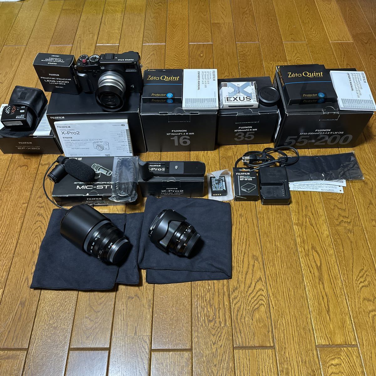 FUJIFILM X-Pro2 本体 レンズセット　おまけ有り！ FUJIFILM X-pro2 レンズ3種及びその他おまけ付属 ビギナーズ向け高級