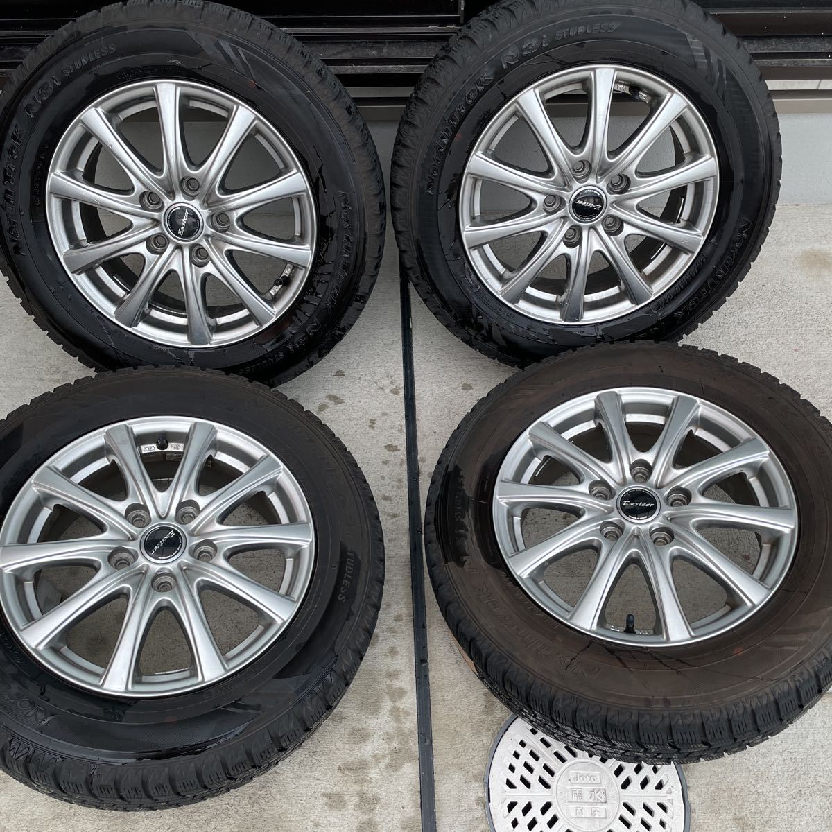 スタッドレスタイヤホイールセット 15インチ6J5X100 195/65R15 バリ溝