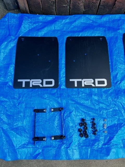 ハイエース TRD マッドフラップ 泥よけ 200系 中古 純正 トヨタ 正規品
