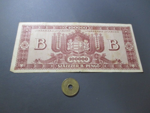 未使用 ハンガリー 超インフレ最高額 100，000，000兆ペンゲ 未使用