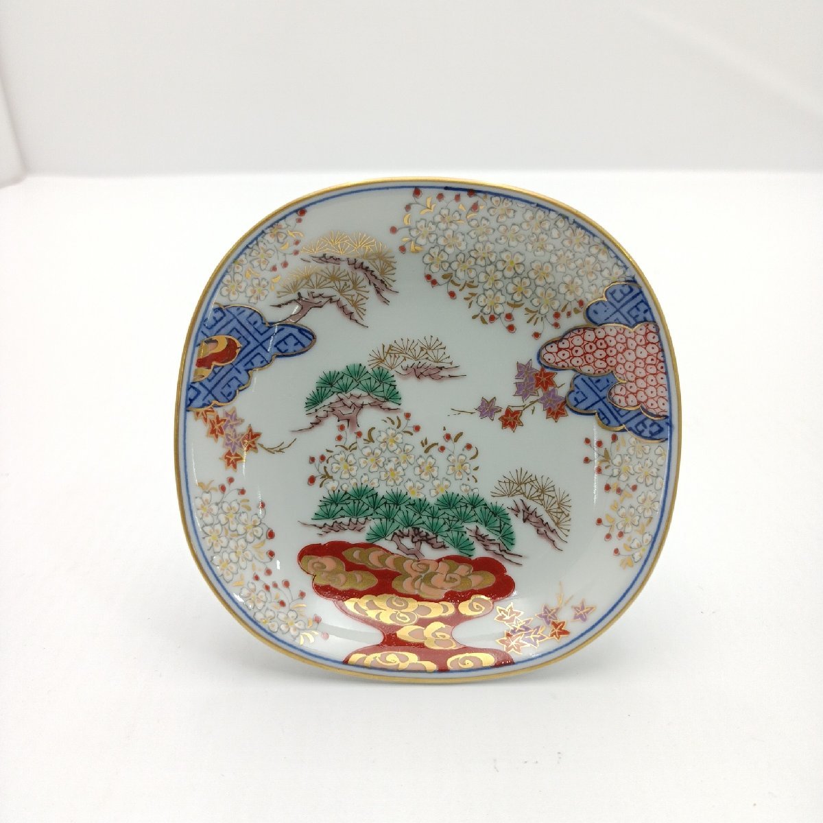 お得，定番人気】 有田焼 其泉窯 其泉作 染錦春秋紋 小皿