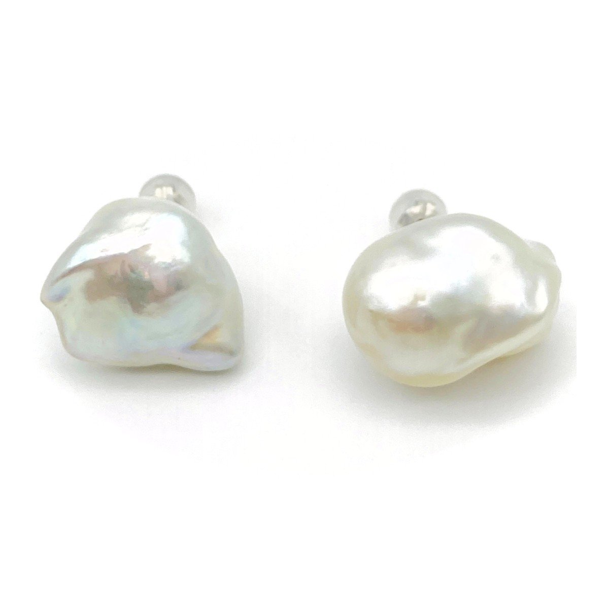 パールピアス 南洋真珠 白蝶パール 華真珠 カット玉 バロック