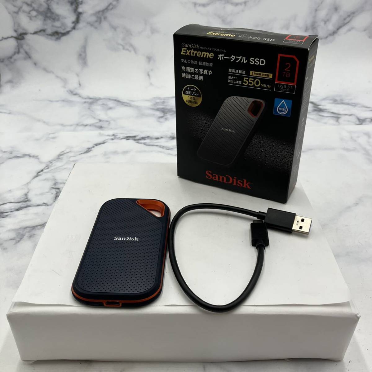 ♪【売り切り】SanDisk Extreme サンディスク エクストリーム ポータブルSSD 2TB 大容量 某的 防塵性能 高速転送 高耐久モデル