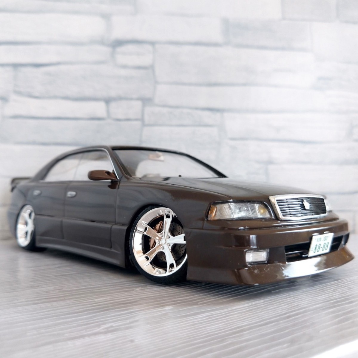 アオシマ 1⁄24 クラウン マジェスタ 完成品