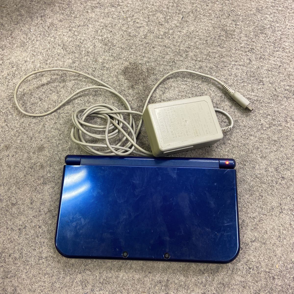 □【売り切り】Newニンテンドー3DS LL 任天堂 カセット付き充電器つき  