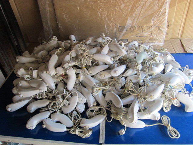 ジャンク品/任天堂/ニンテンドーWiiヌンチャク白/まとめて200点大量