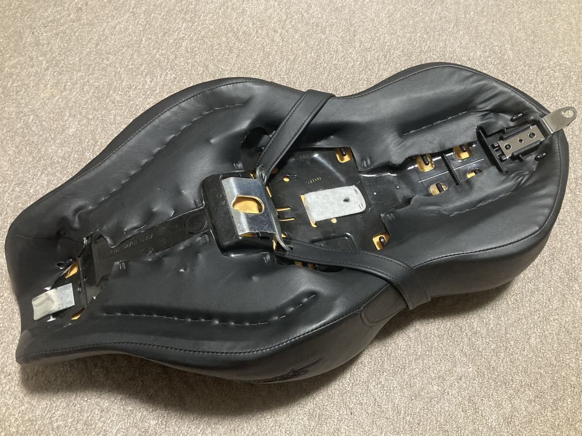 ハーレー　純正OPシートサンダウナーディープバケットシート　04以降スポスタ用 ハーレー純正OPシートサンダウナーディープバケットシート04以降スポスタ用