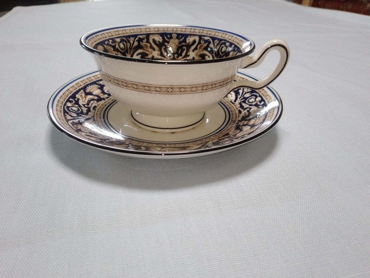 C2255 【清代景徳鎮製】彩山水漢詩文 腕枕／共箱 美品！ h 【公式通販】