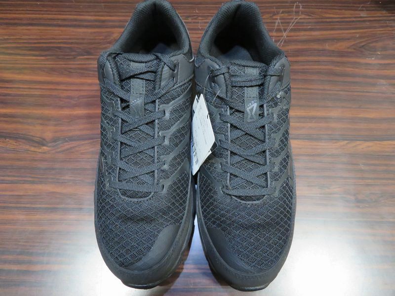 トレッキングシューズ　イノヴェイト　27.5㎝