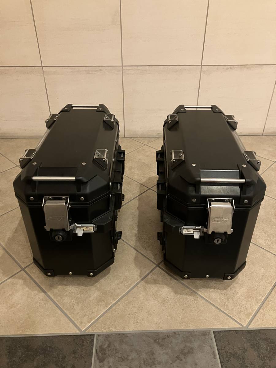 GIVI TREKKER OUTBACKシリーズ OBKN37B 左右セット ブラック の入札 