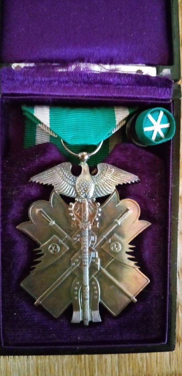 日本陸軍海軍勲章 】勲五等 瑞宝章 瑞宝雙光章 六級金鵄