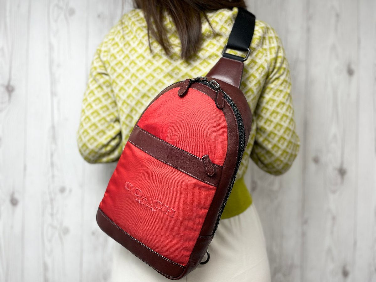 極美品 COACH コーチ ボディバッグ ショルダーバッグ バッグ ナイロン