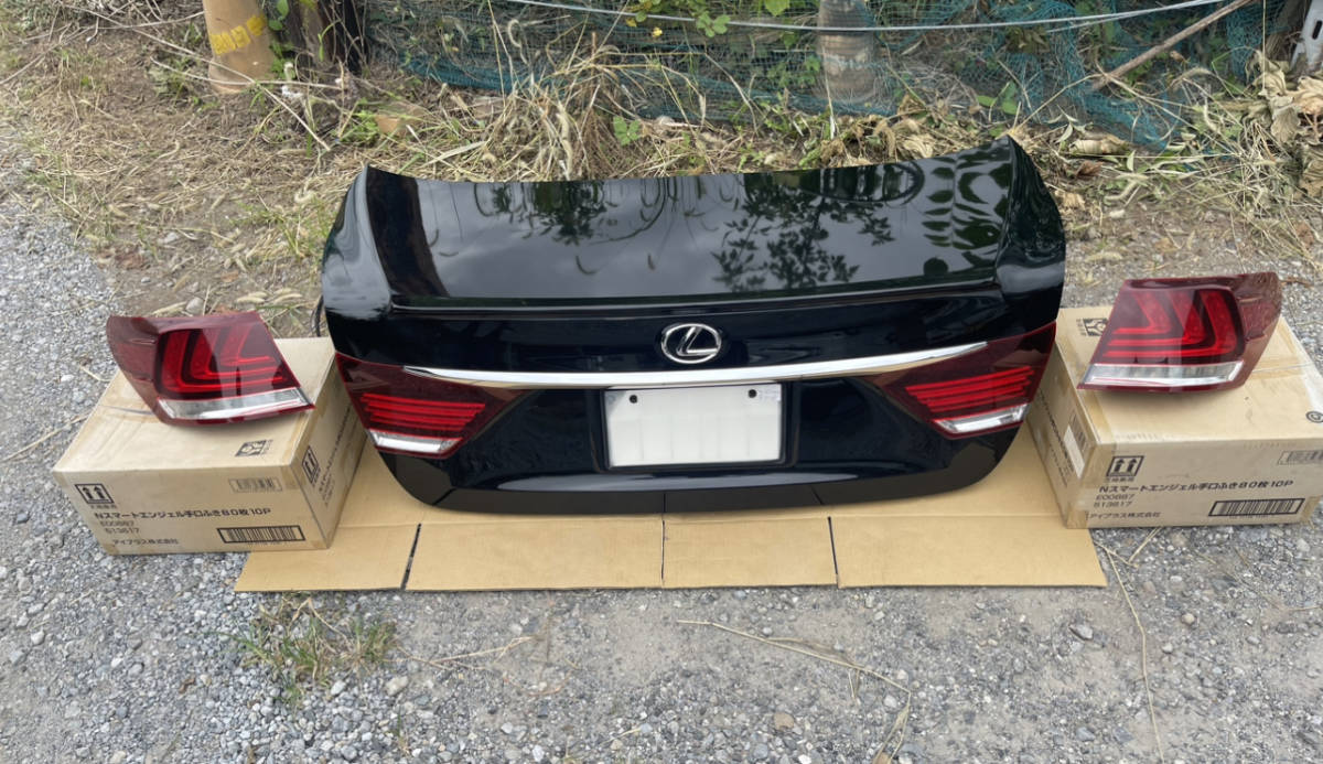 5) LEXUS LS600hL LS460 後期 純正 トランク テール フィニッシャー 