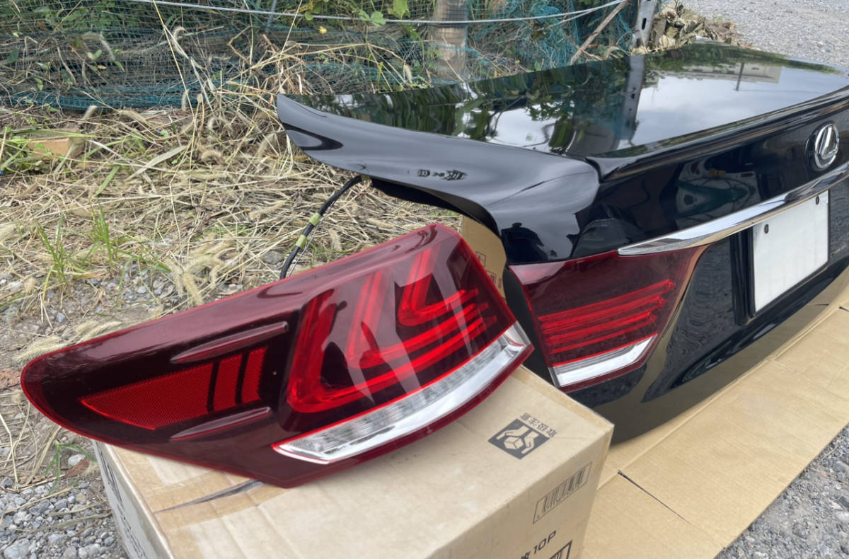 5) LEXUS LS600hL LS460 後期 純正 トランク テール フィニッシャー 