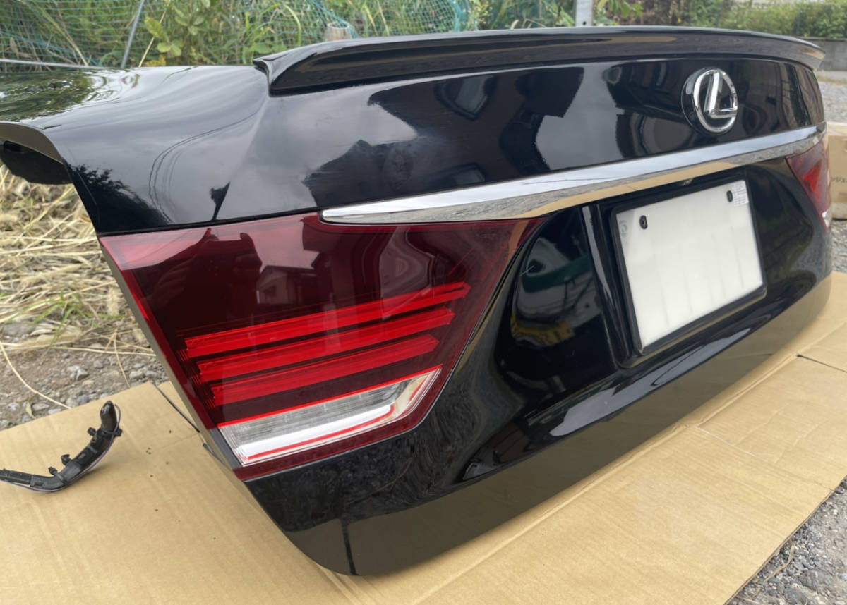 5) LEXUS LS600hL LS460 後期 純正 トランク テール フィニッシャー 