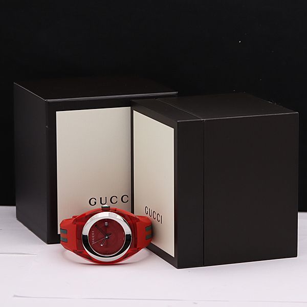 1円 稼働 良品 箱付 グッチ QZ 137.1 シンク 赤文字盤 デイト ラウンド
